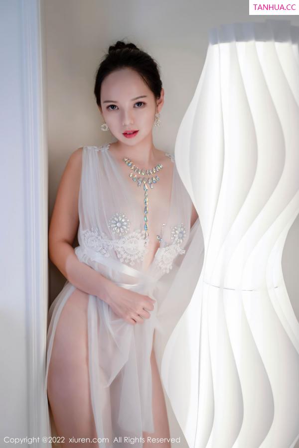 大美媚京  [XiuRen]高清写真图 2022.08.15 No.5434 大美妞儿第18张图片
